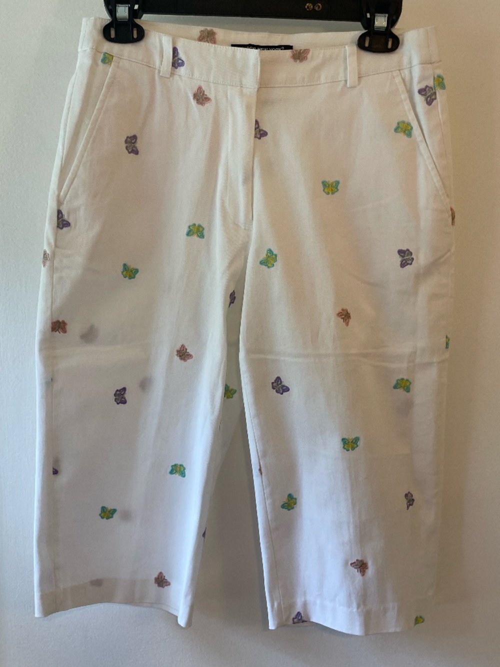 Butterfly Y2K Briggs New York white embroidered capri pants size 6P